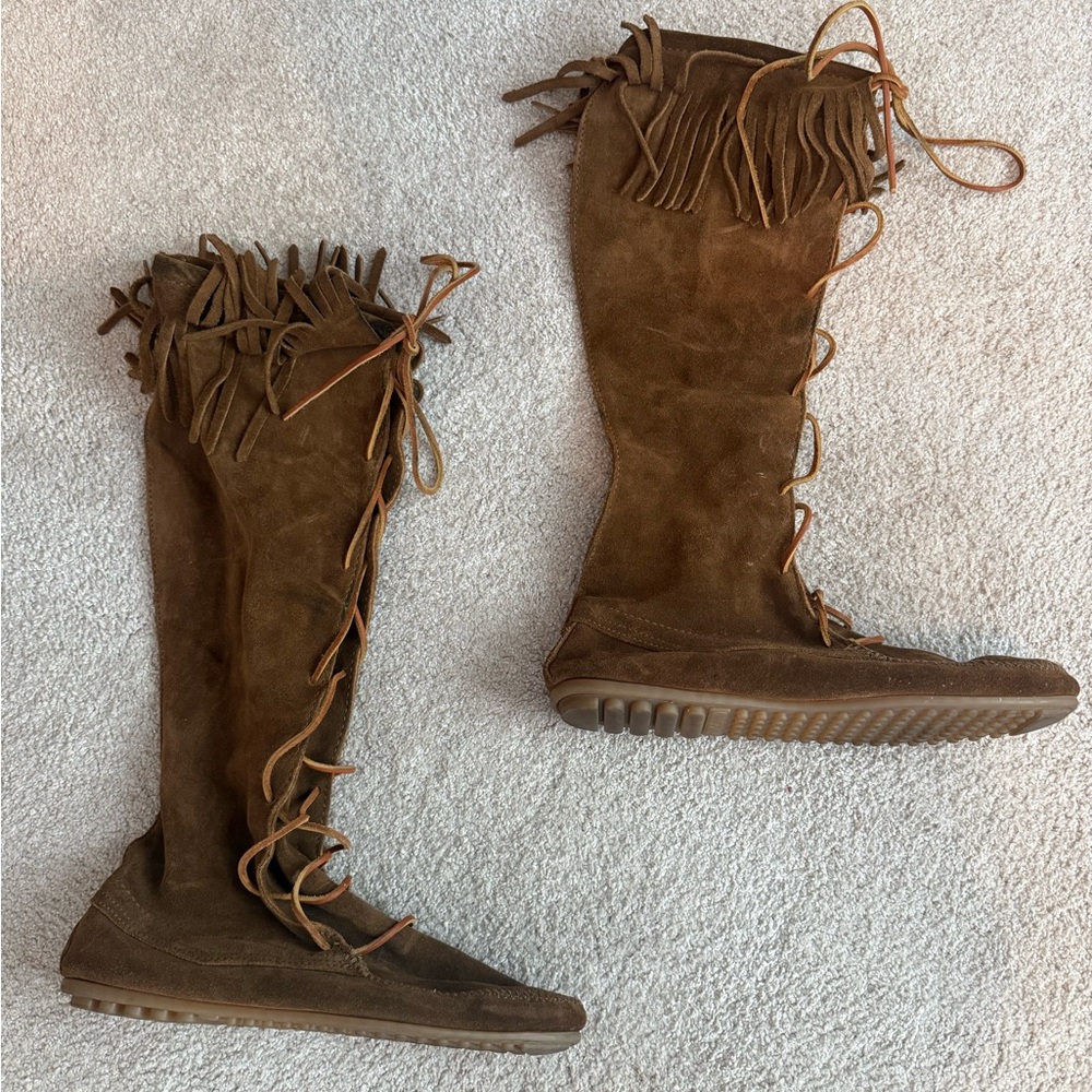Minnetonka Brown Suede Fringe Lace-Up Boots